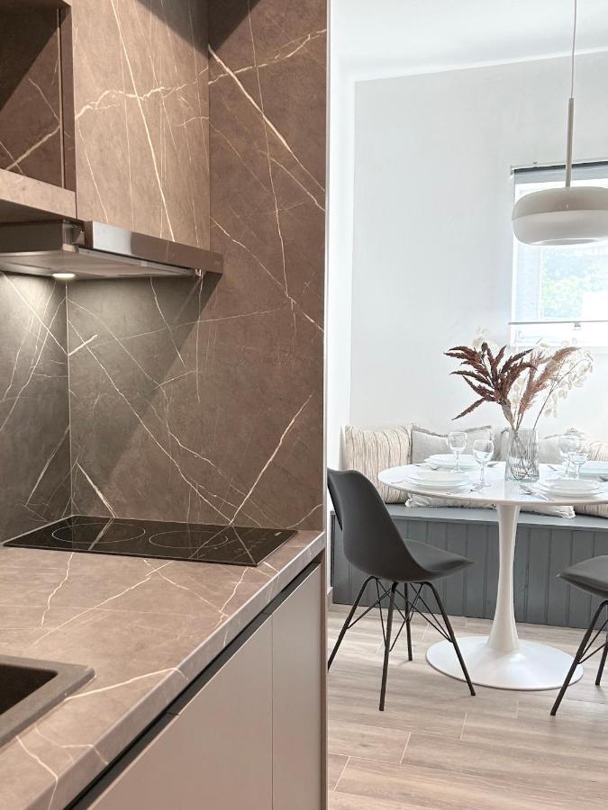 Apartments Saraden โวดีเซ ภายนอก รูปภาพ