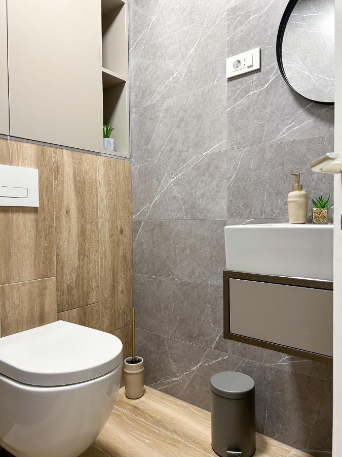 Apartments Saraden โวดีเซ ภายนอก รูปภาพ