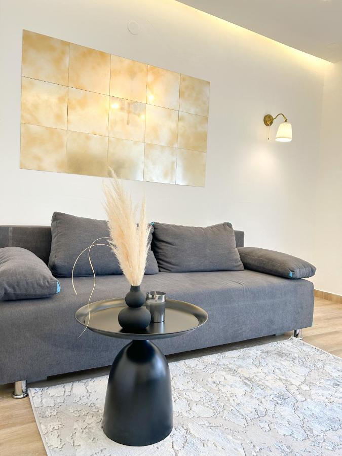 Apartments Saraden โวดีเซ ภายนอก รูปภาพ