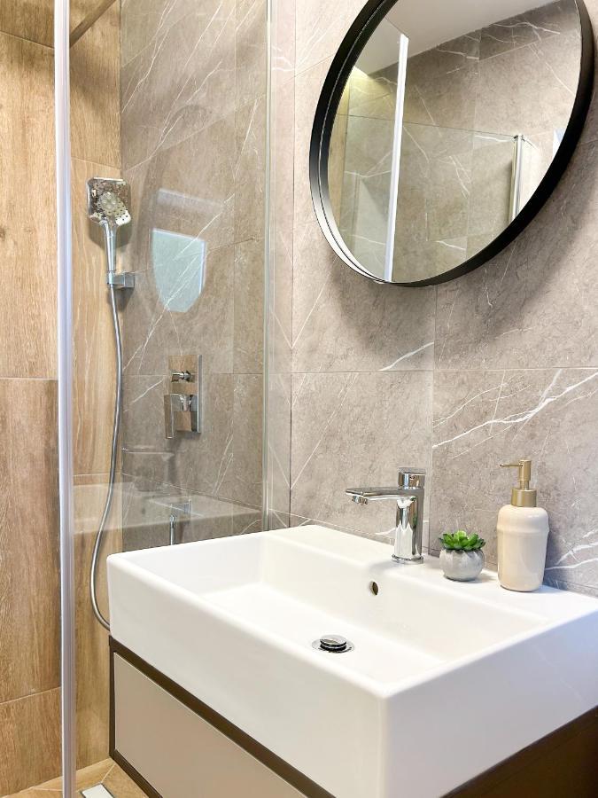 Apartments Saraden โวดีเซ ภายนอก รูปภาพ