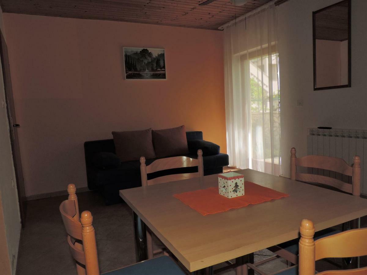 Apartments Saraden โวดีเซ ภายนอก รูปภาพ
