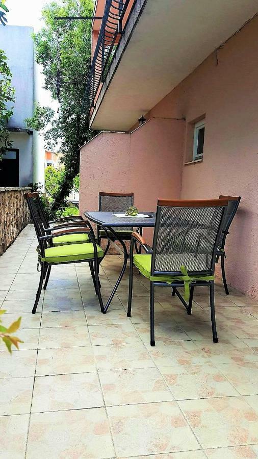 Apartments Saraden โวดีเซ ภายนอก รูปภาพ