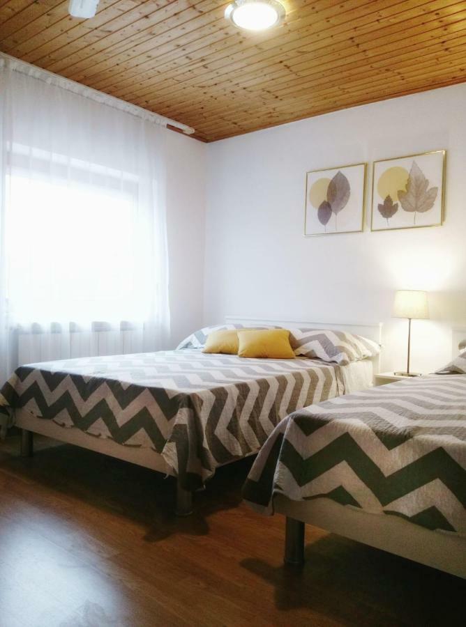 Apartments Saraden โวดีเซ ภายนอก รูปภาพ